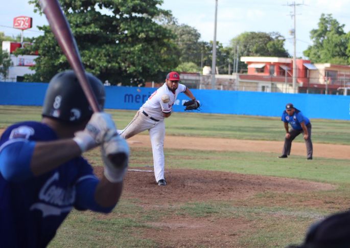 Los Rookies vencen 9x6 a los Senadores y se afianzan en la cima de la Meridana