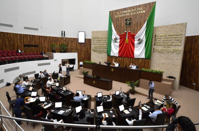 Presentan iniciativas con medidas para disminuir accidentes viales