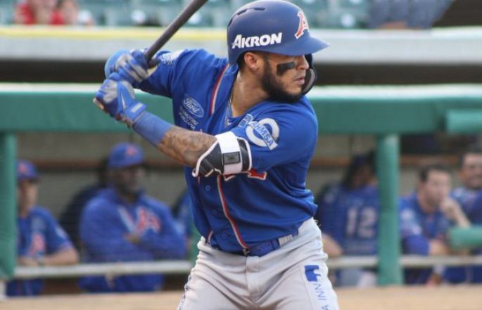 El infielder Jorge Flores se une a la manada de Leones