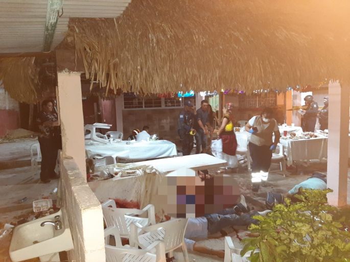 Matan a 13 personas, incluyendo un menor de edad, durante una fiesta en Minatitlán 