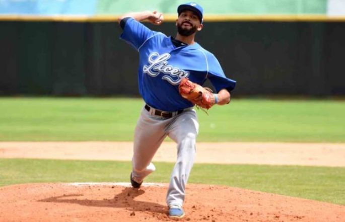 El dominicano Gabriel Arias reforzará el bullpen de los Leones