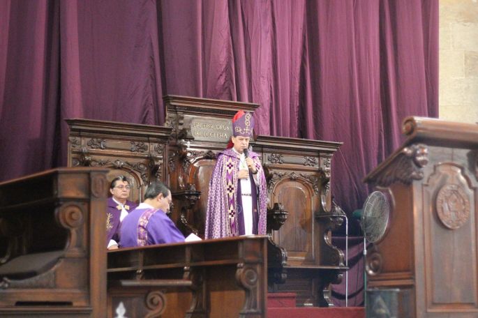 Pide el arzobispo no dejar que el fuego consuma el espíritu católico