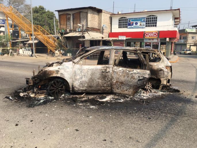 2 muertos, 4 heridos y un vehículo incendiado, el saldo del enfrentamiento entre "policías comunitarios" de Guerrero