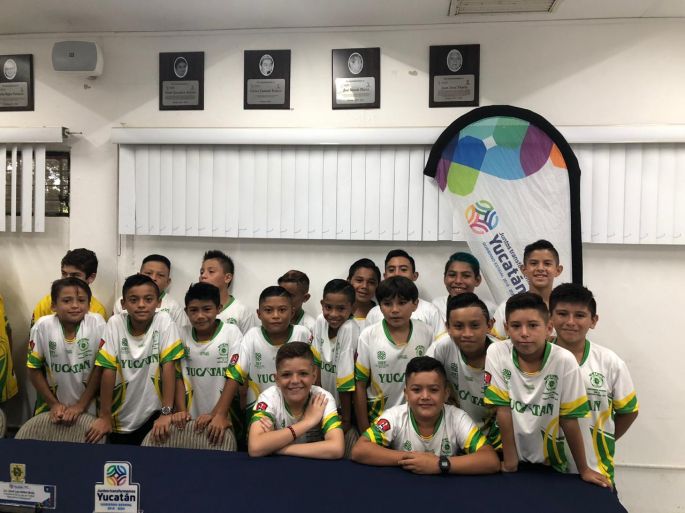 Presentan a los Equipos Yucatán A y B de la Sub-12 de Fútbol 