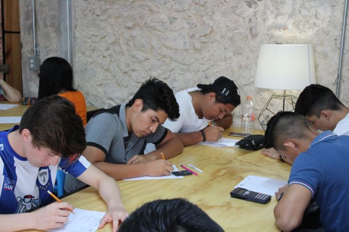 Cerca de 650 mil estudiantes inician el regreso a clases