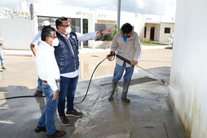 El Ayuntamiento mantiene el trabajo constante para mejorar las condiciones de las zonas afectadas por inundaciones, asegura el alcalde Renán Barrera