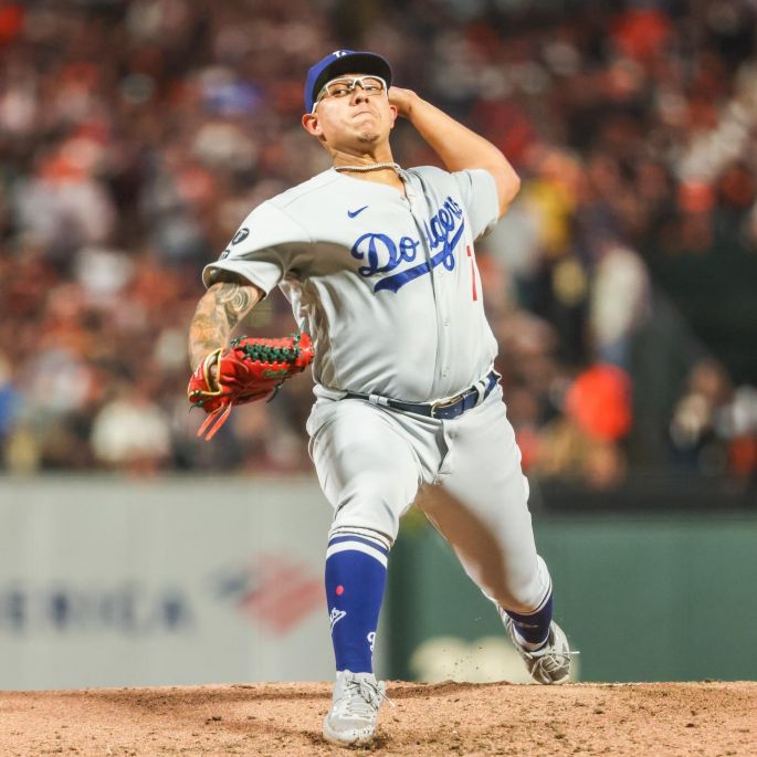 Urías hace historia, supera al Toro Valenzuela en ponches en playoffs
