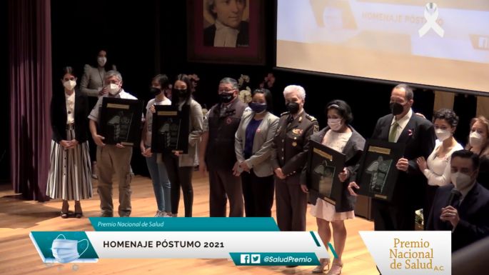 Homenaje póstumo a personal médico. Entregan el Premio Nacional de Salud 2021 
