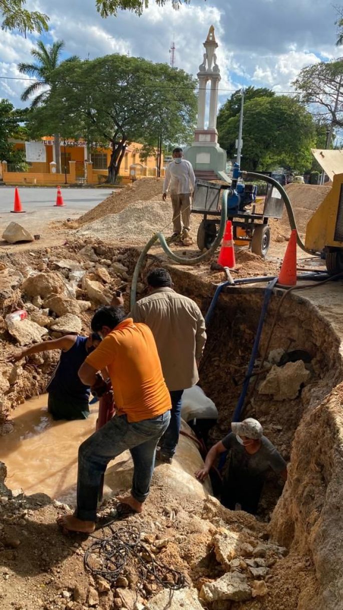 La JAPAY repara mega fuga en Mérida 