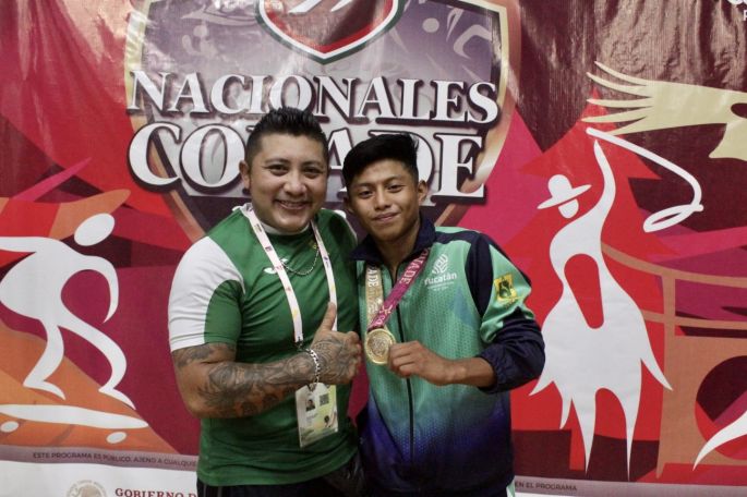 Tizimileño gana medalla de oro para Yucatán en luchas asociadas