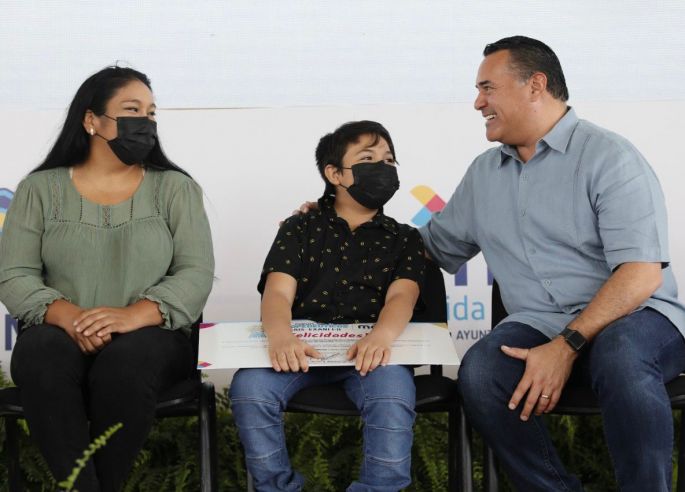 El Ayuntamiento de Mérida amplía el programa “Computadora en Casa” a estudiantes de escuelas privadas.