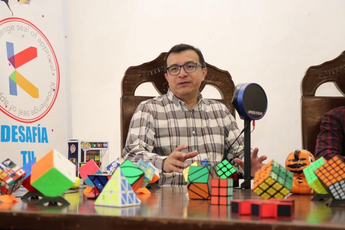 Organizan evento internacional del Cubo de Rubik  