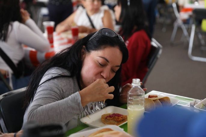 Yucatán rompe récord con la venta de 2.5 toneladas de cochinita pibil en la muestra Yucatán Expone