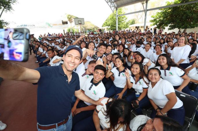 Gobierno estatal acerca estudios de nivel media superior a poblaciones marginadas de Yucatán para seguir transformando la educación