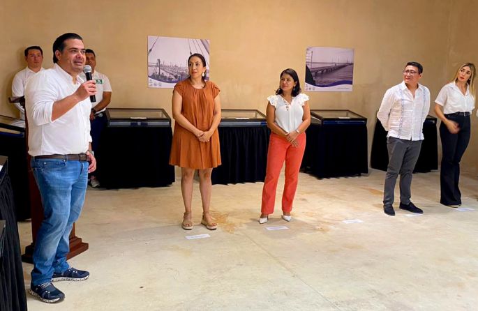 Cultur inaugura en el Museo del Meteorito expo documentada del comercio de Yucatán de 1863 a 1951