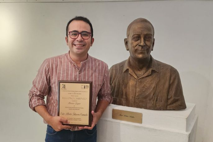Estudiante UADY gana Premio Peninsular de Poesía "José Díaz Bolio"