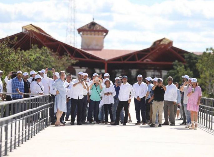 Recorre el Gobernador Mauricio Vila junto con su gabinete, el Parque de “La Plancha”, el mejor de México