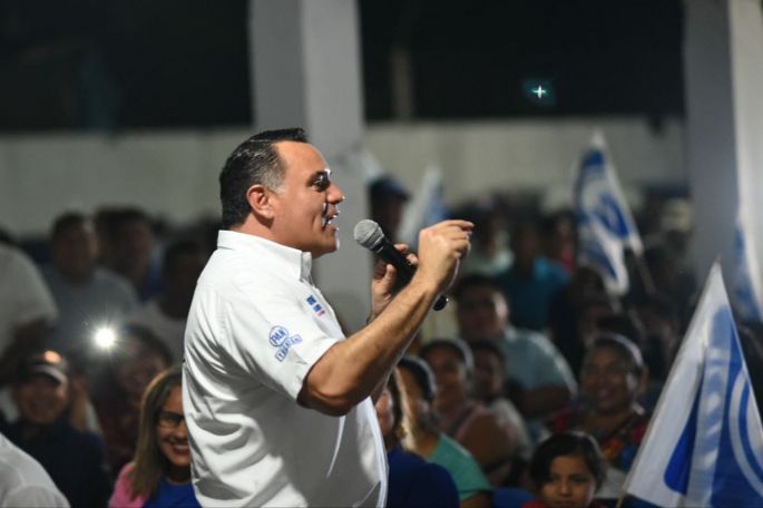 ¡No pongamos en riesgo el futuro de nuestras familias!, pide Renán Barrera en Chemax 