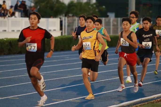 Caen varios récords en el invernal de atletismo 