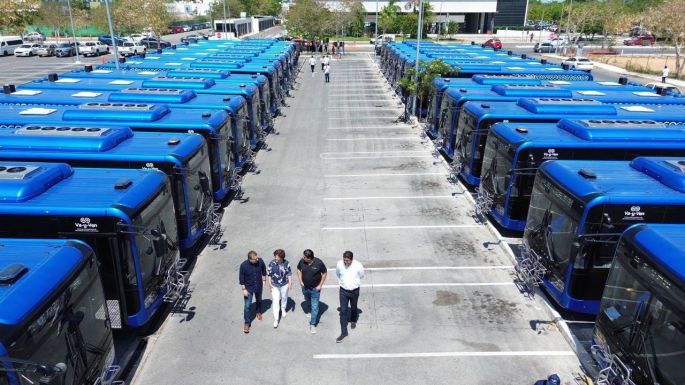 Presentan 34 nuevas unidades híbridas que brindarán servicio para seguir transformando la movilidad en Yucatán