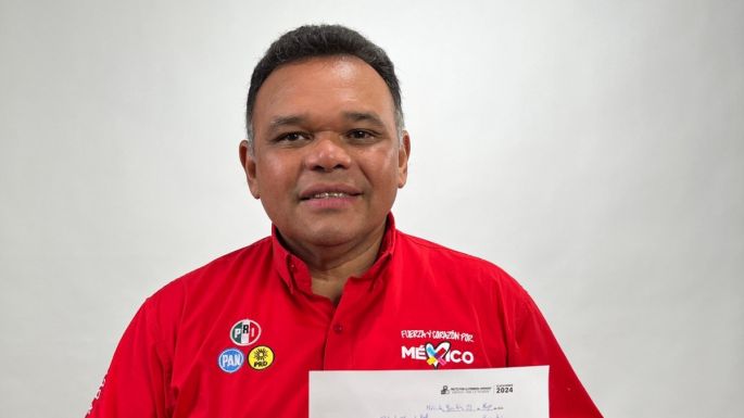 Rolando Zapata Bello firma el Pacto por la Primera Infancia