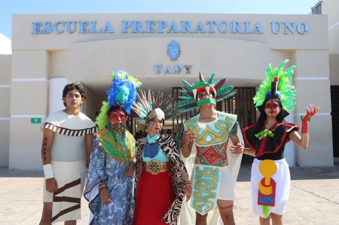 Promueven la cultura maya en la comunidad estudiantil de la Preparatoria Uno