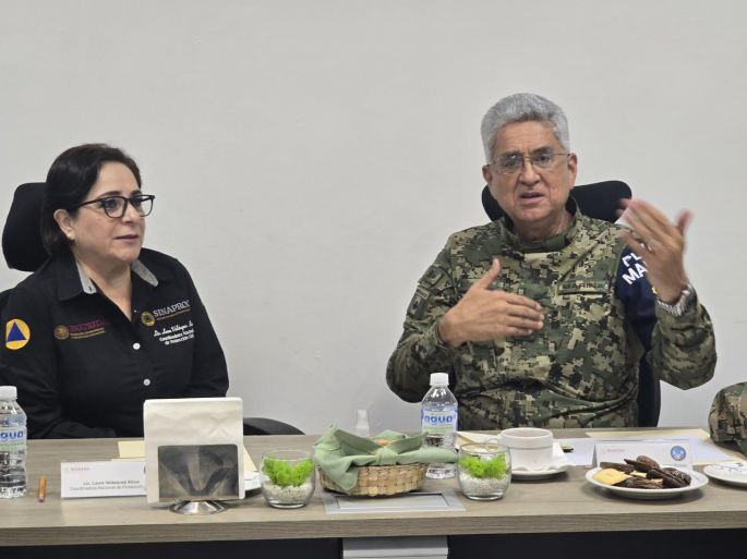 Autoridades de los tres órdenes de gobierno se coordinan ante la presencia del huracán Beryl, en el Atlántico