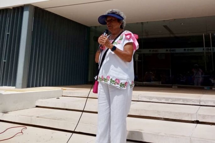 Fracasa Ana Rosa Payán en su en su "marcha rosa" en Yucatán contra el INE