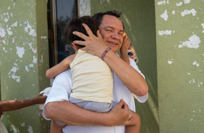 Por nuestros hijos trabajamos todos, sociedad y gobierno, maestros y padres de familia; Huacho Díaz Mena