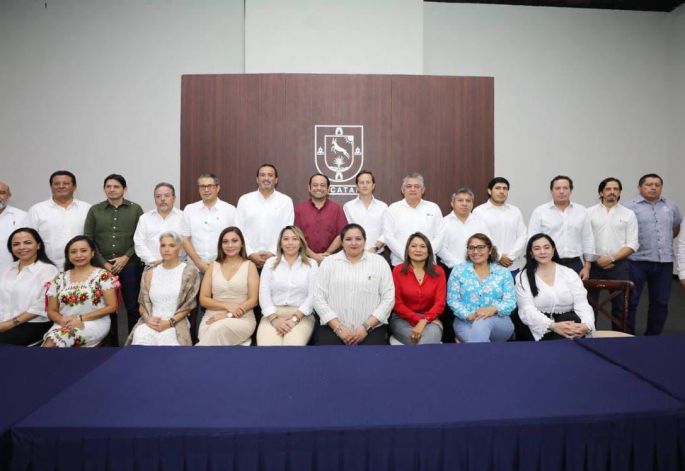 Acuerdan en Mesa de Transición garantizar el abasto de medicamentos de los servicios de salud de Yucatán para el último trimestre de este año