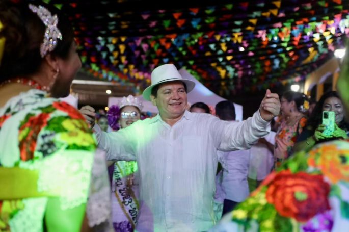 Tradiciones, pilar para la transformación de Yucatán; Huacho Díaz Mena
