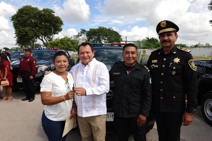 Entrega el Gobernador Joaquín Díaz Mena 38 patrullas y 10 motocicletas para seguir fortaleciendo la seguridad en Yucatán