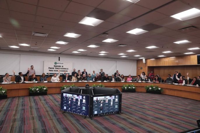 La Comisión de Puntos Constitucionales de la Cámara de Diputados se declaró en reunión permanente