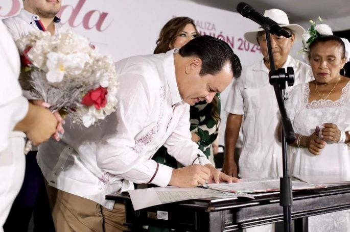 Más de 400 parejas formalizaron su unión en Xmatkuil