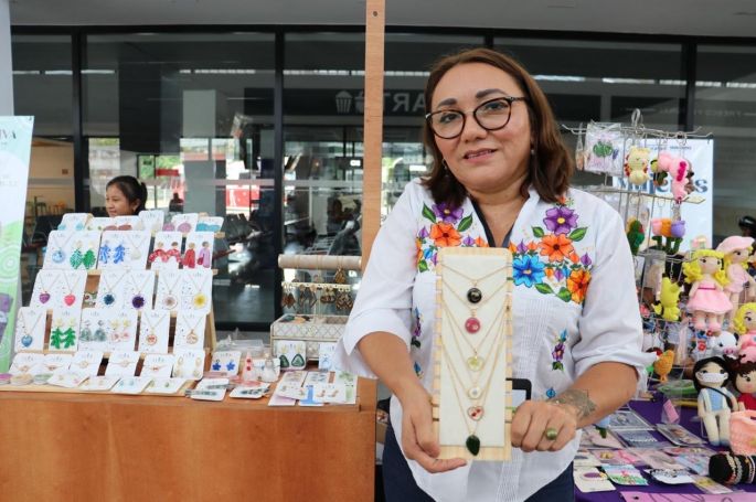 Lleva Gobierno del Estado Feria Navideña de Mujeres Emprendedoras a la Plaza Grande