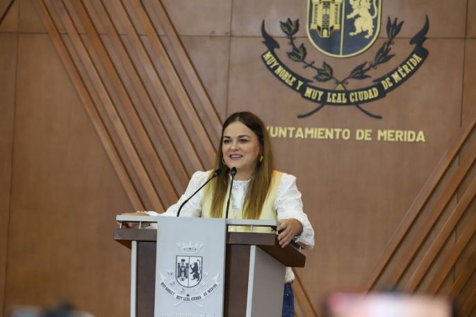 Presupuesto 2025 garantizará servicios públicos y apoyos sociales para las y los meridanos: Cecilia Patrón. 