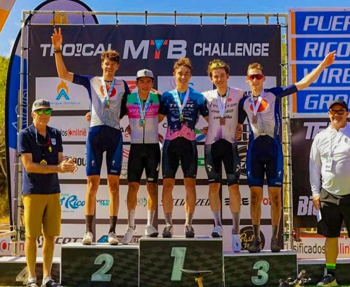 Ciclistas mexicanos cierran con oro y plata en el Tropical MTB Challenge 2025 en Puerto Rico