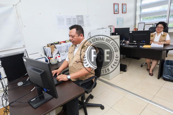 Por lanzar piedras a policías dos hombres enfrentan cargos