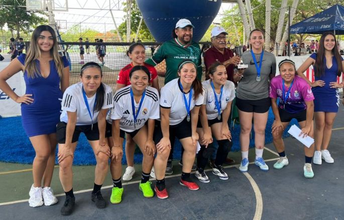 Dragones y San Roque triunfan en el Torneo “De la Calle a la Cancha”