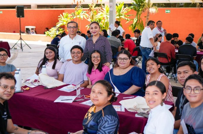 Más de 500 jóvenes participan en mesas de consulta de Juventudes Renacimiento