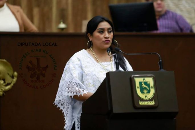 Renuncia al PRI la diputada local Rosana Cohuo y se declara independiente