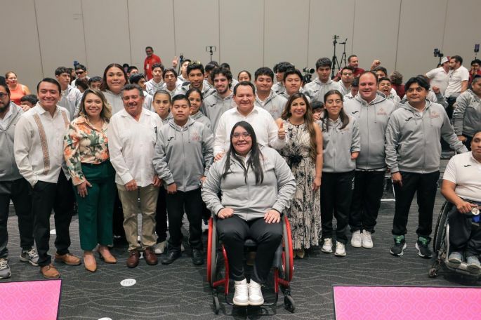 Abanderan a delegación yucateca para la Paralimpiada Nacional Conade 2025