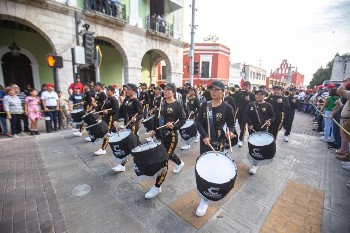 Convocan a escuelas de Mérida a sumarse al Desfile Cívico del 20 de noviembre