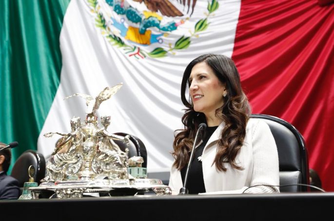 Reformas en materia de amparo lo debilitan por ser regresivas; retroactividad viola la Constitución: Kenia López Rabadán