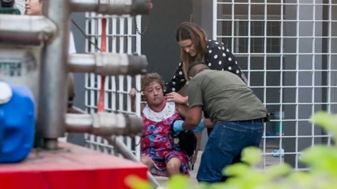 Cecilia Patrón acude en atención a un incendio en la Unidad Morelos