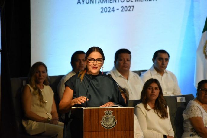 Cecilia Patrón Laviada pone a las mujeres en el centro y llama a reconocer retos para seguir avanzando en Mérida