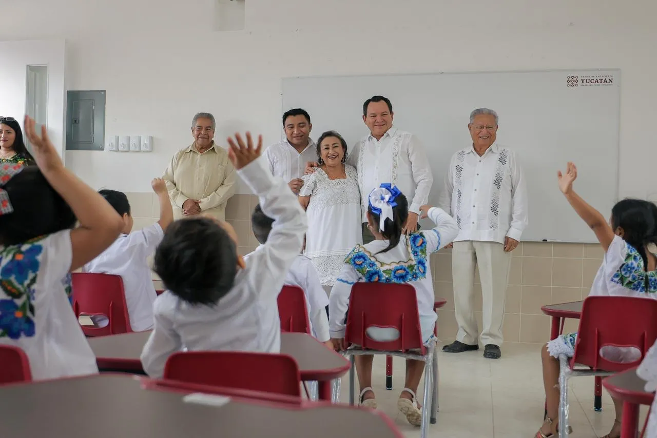 Renacimiento Maya mejora infraestructura educativa en Tinum