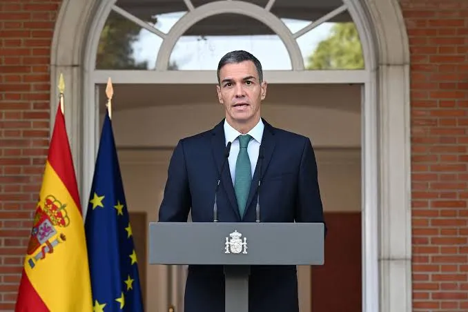 España aprueba regularización extraordinaria de hasta 500 mil inmigrantes
