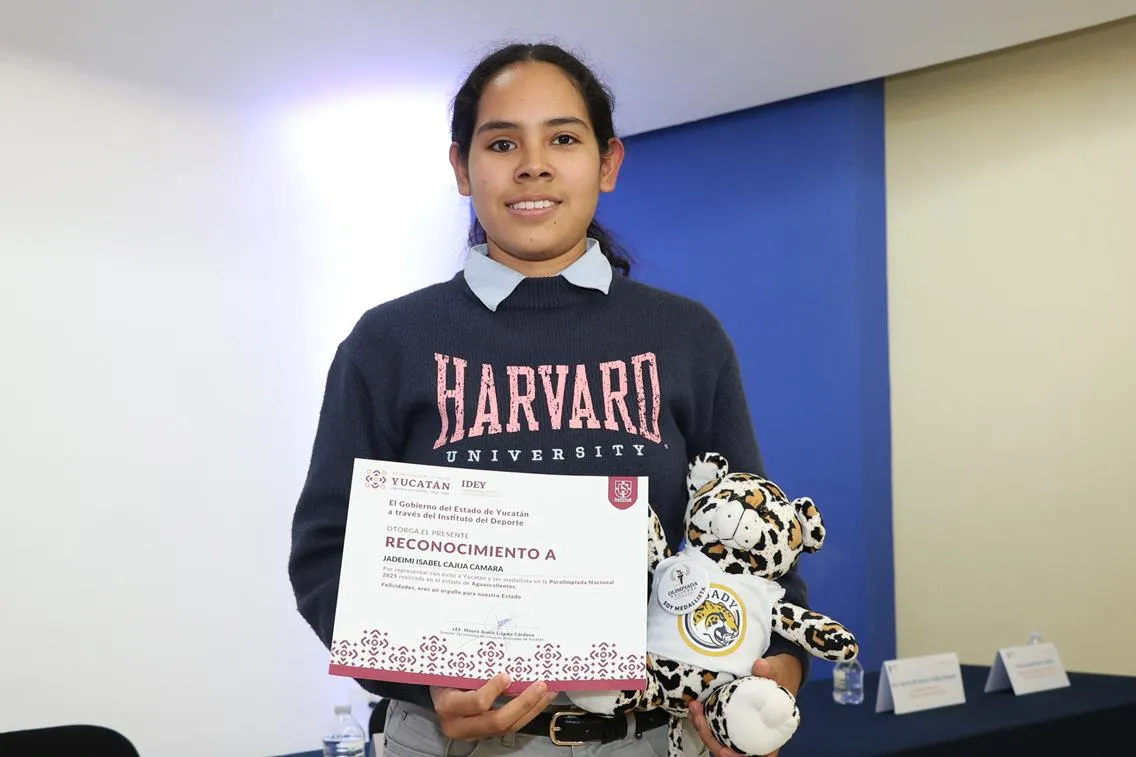 La UADY distingue a estudiante de Química por excelencia en deporte paralímpico