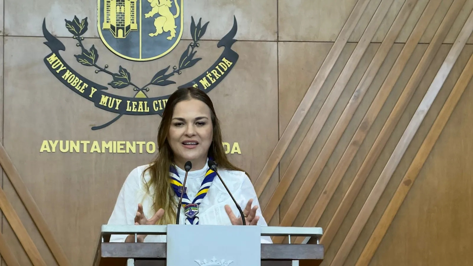 Cecilia Patrón llama a no bajar la guardia y a cuidar la paz en Mérida
